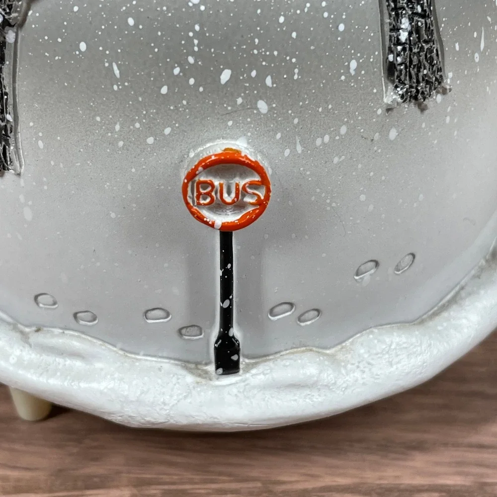 Romantic Couple Snow Globe Musical Light Up‎ Winter Scene Snowman Christmas Gift